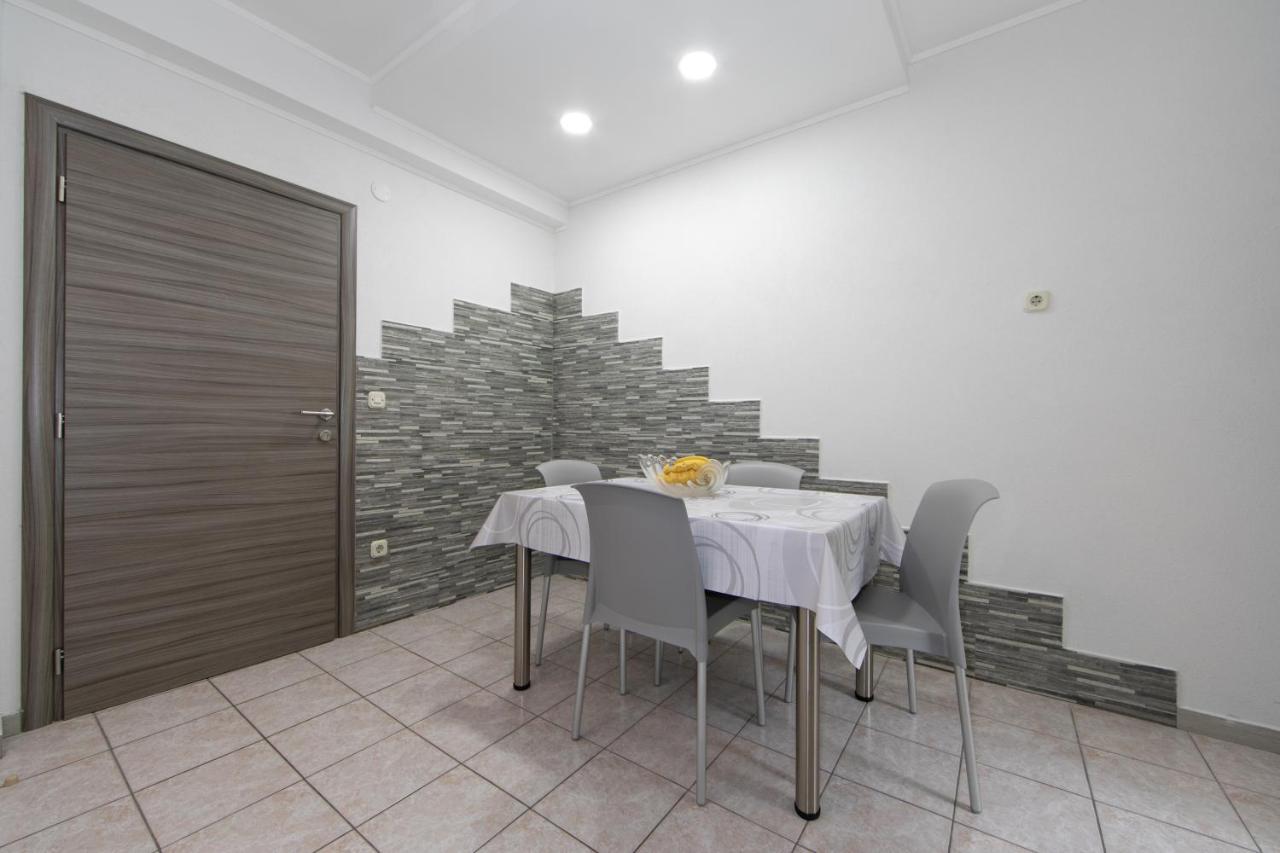 Apartments Maja Tučepi Esterno foto